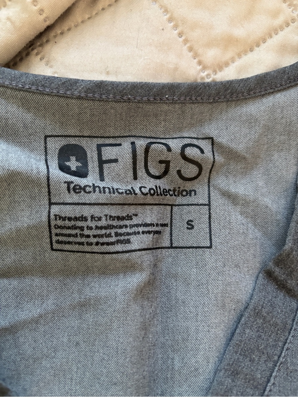 Figs Graphite Scrub Set - Picture 2 of 5